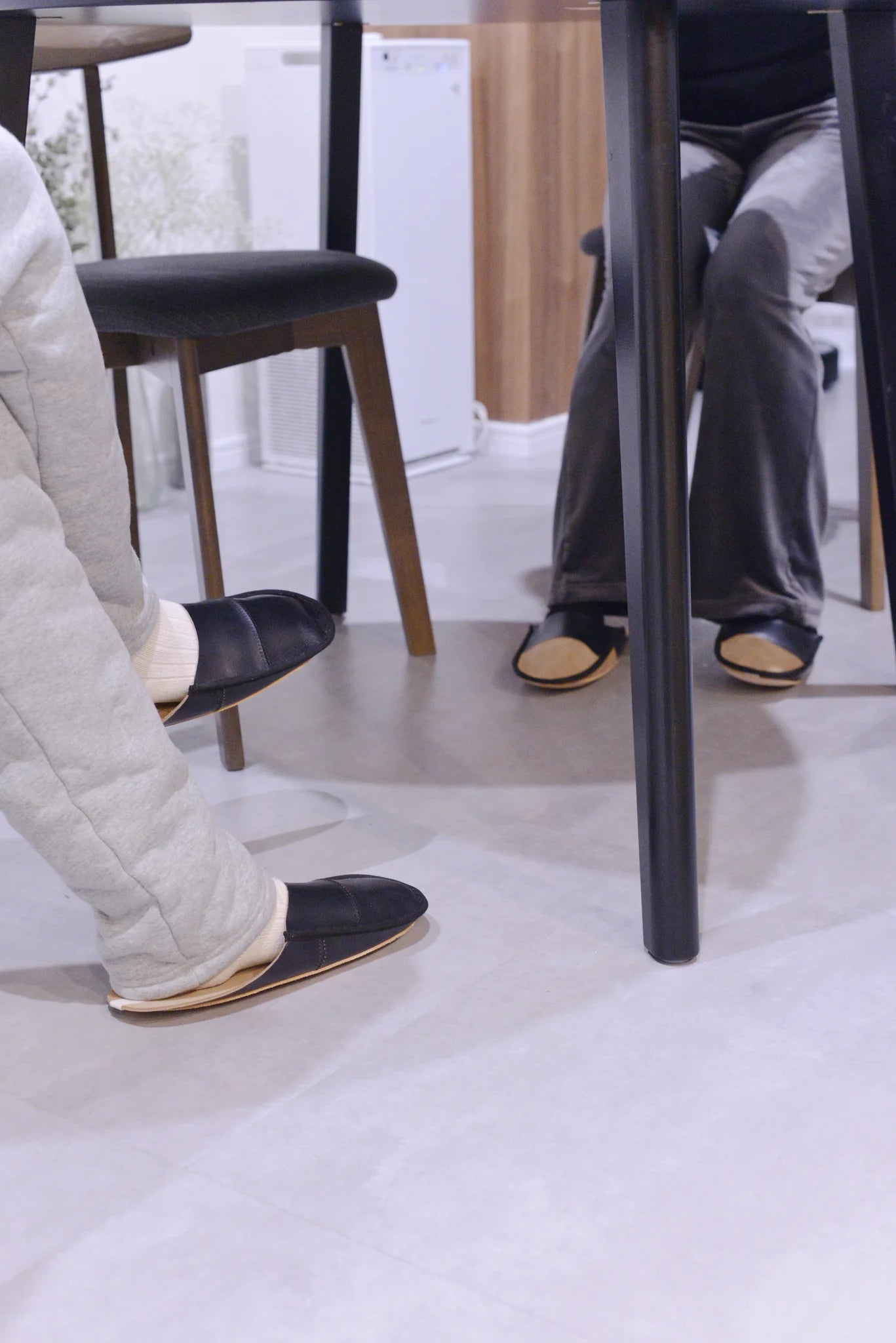 LEATHER ROOM SLIPPER