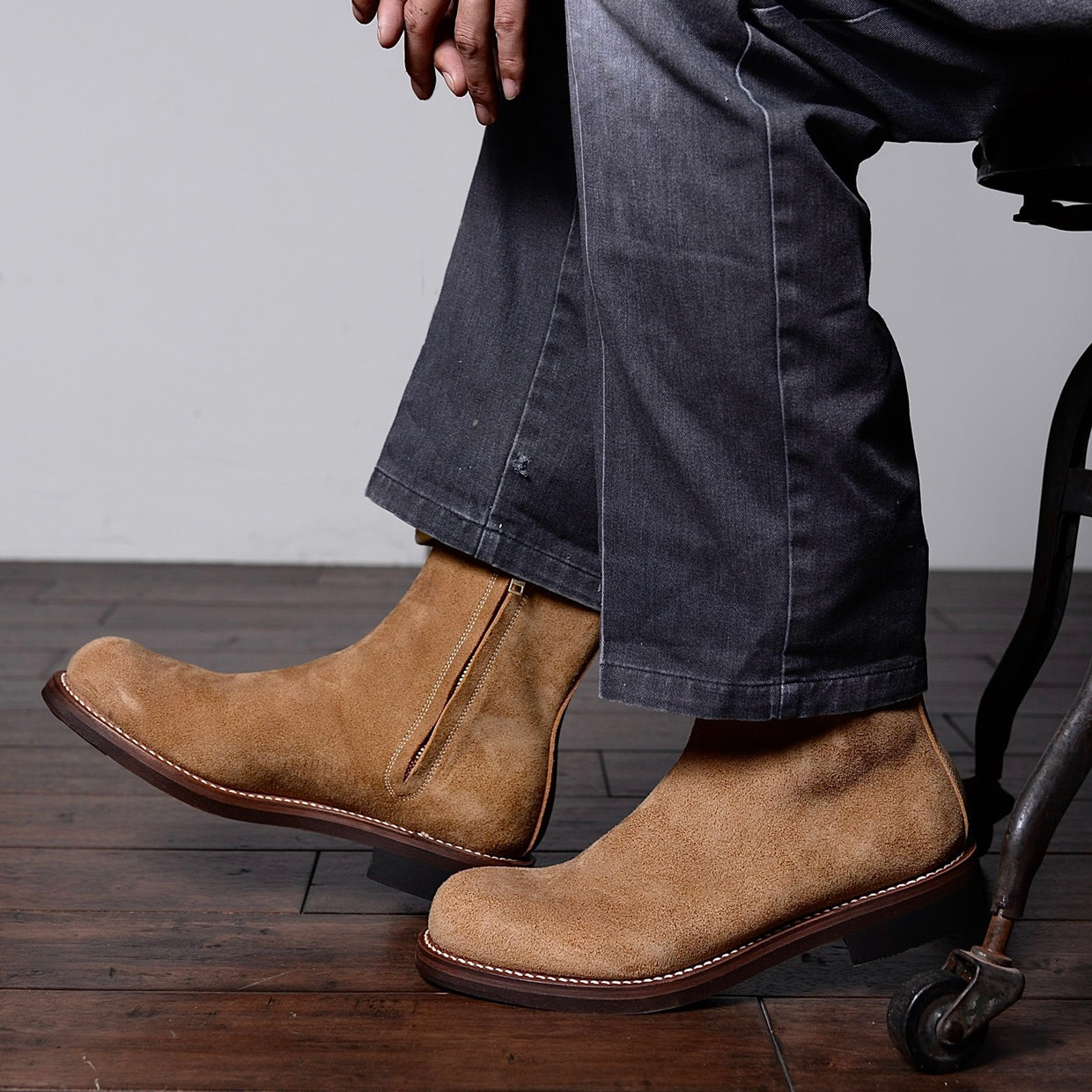 Released on January 3 / 1/3(土) 正午店頭販売 CASPER(BROWN-BEIGE SUEDE)