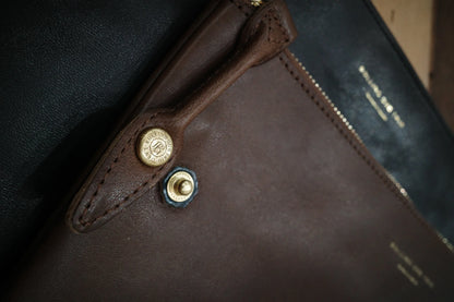 SQUARE ZIP & SNAP POUCH (S) –BROWN LEATHER